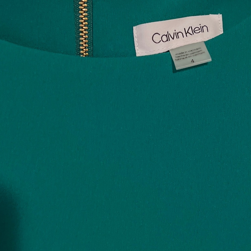 Calvin Klein - Picture 3 of 4